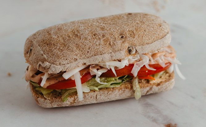 Vegán Mozzarellás-paradicsomos szendvics